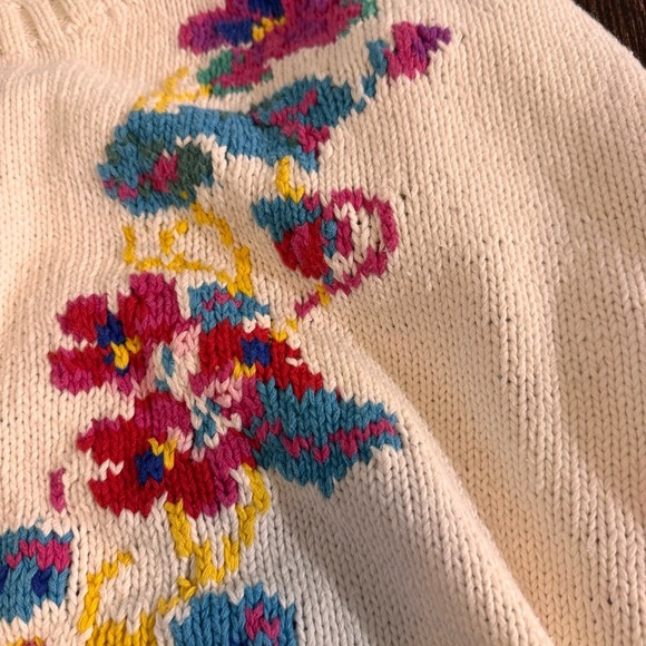 Hand Knit Vintage White Cotton Blend Floral Sweater - Picture 11 of 11